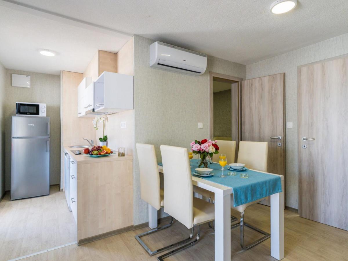 Holiday Home Seaside Mobile Home By Interhome Сило Экстерьер фото